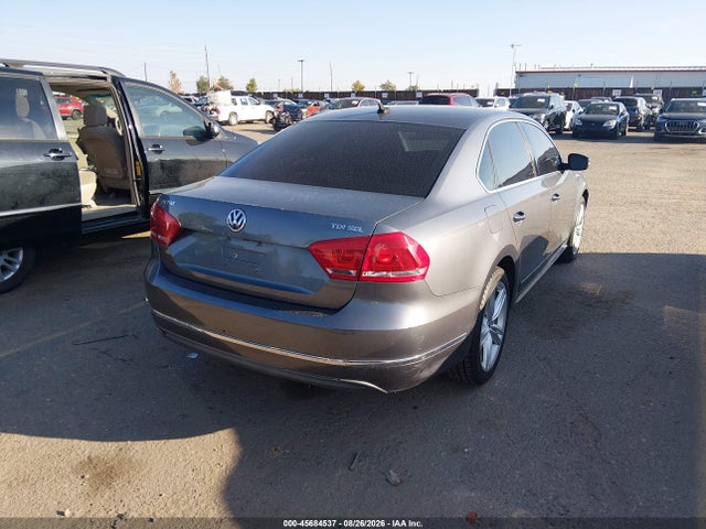 2013 Volkswagen Passat 2.0l Tdi Sel Premium მანქანა იყიდება აუქციონზე, vin: 1VWCN7A33DC084820, აუქციონის ნომერი: 45684537