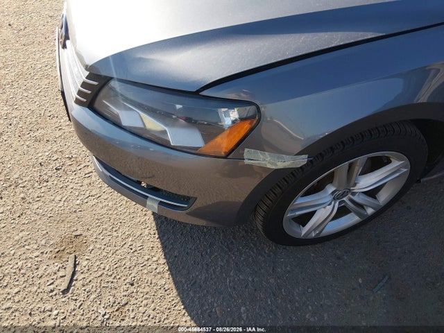2013 Volkswagen Passat 2.0l Tdi Sel Premium მანქანა იყიდება აუქციონზე, vin: 1VWCN7A33DC084820, აუქციონის ნომერი: 45684537