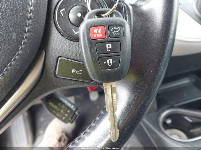 Toyota Rav4 Xle 2017 JTMRFREV4HJ105726 Image 11