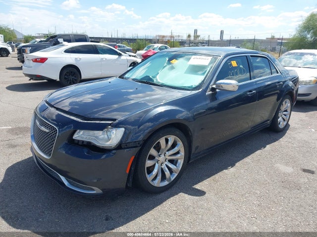 Chrysler 300 Touring 2018 2C3CCAAG1JH327188 Image 2