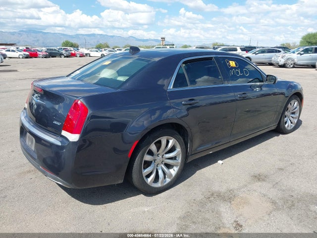 Chrysler 300 Touring 2018 2C3CCAAG1JH327188 Image 4
