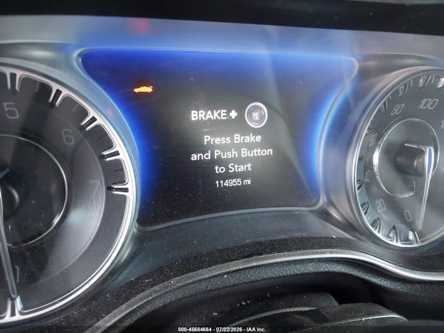 Chrysler 300 Touring 2018 2C3CCAAG1JH327188 Image 7