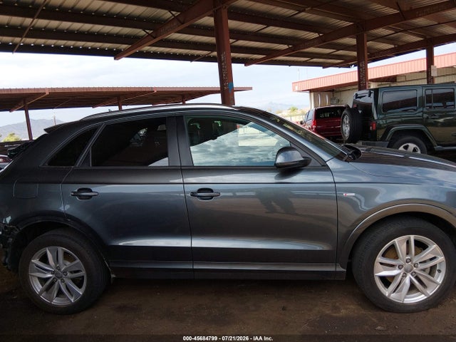 WA1BCCFSXJR021102 Audi Q3 2.0t Premium/2.0t Sport Premium