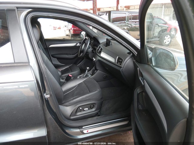 WA1BCCFSXJR021102 Audi Q3 2.0t Premium/2.0t Sport Premium
