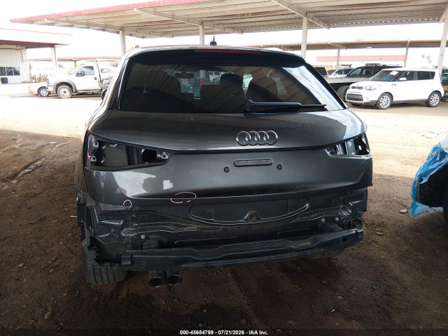 WA1BCCFSXJR021102 Audi Q3 2.0t Premium/2.0t Sport Premium