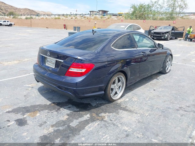 Продаж на аукціоні авто 2012 Mercedes-benz C 250, vin: WDDGJ4HB1CF873546, номер лоту: 45684837