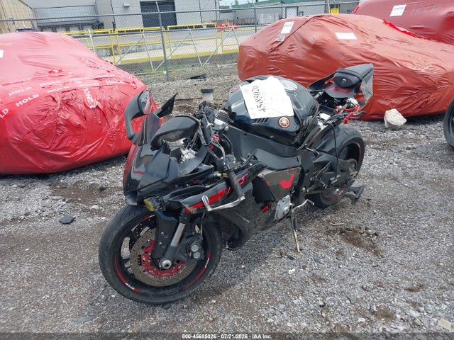 Yamaha YZFR1 2015 JYARN39E9FA000473 Image 2
