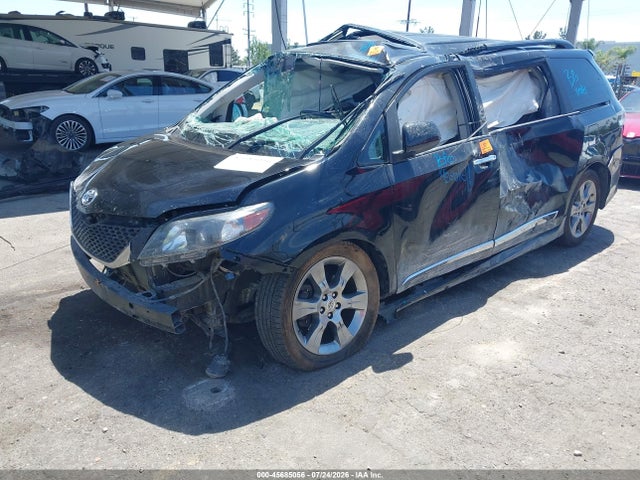 Toyota Sienna Se 8 Passenger 2014 5TDXK3DC0ES451089 Image 2