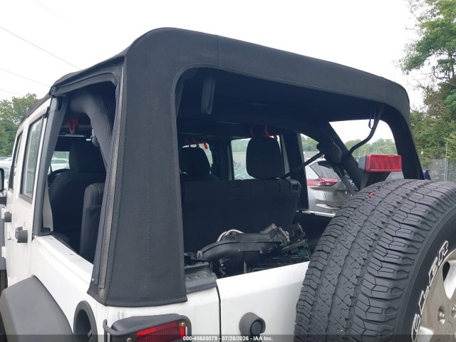 1C4BJWDG6FL518041 Jeep Wrangler Unlimited Sport