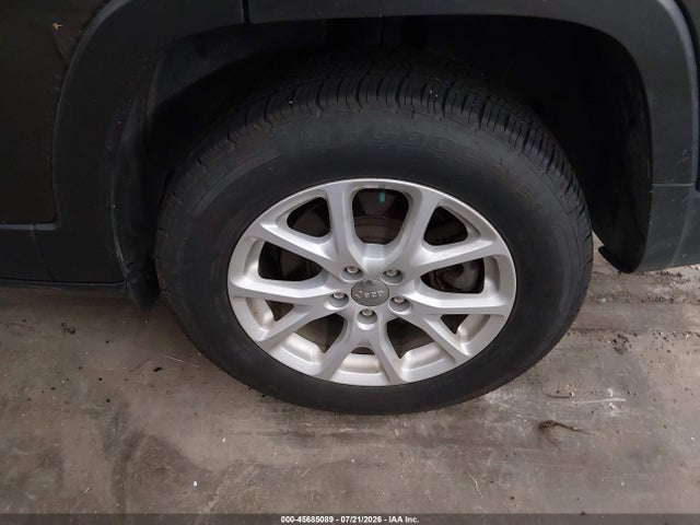 45685089 :رقم المزاد ، 1C4PJMCS0FW652395 vin ، 2015 Jeep Cherokee Latitude مزاد بيع