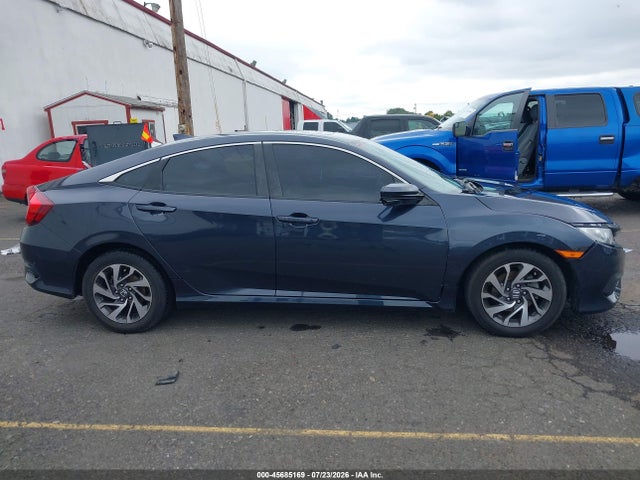 Honda CIVIC EX 2018 2HGFC2F78JH588861 Image 13