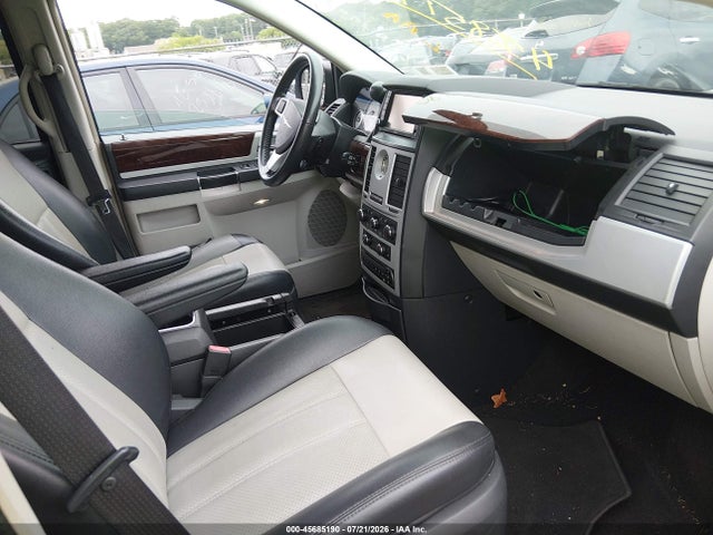 Продажа на аукционе авто 2010 Chrysler Town & Country Touring Plus, vin: 2A4RR8D17AR432827, номер лота: 45685190