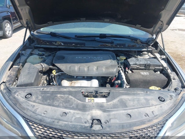 45685231 :رقم المزاد ، 1C3CCCCB4FN530121 vin ، 2015 Chrysler 200 C مزاد بيع