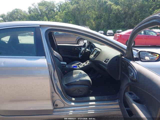 45685231 :رقم المزاد ، 1C3CCCCB4FN530121 vin ، 2015 Chrysler 200 C مزاد بيع