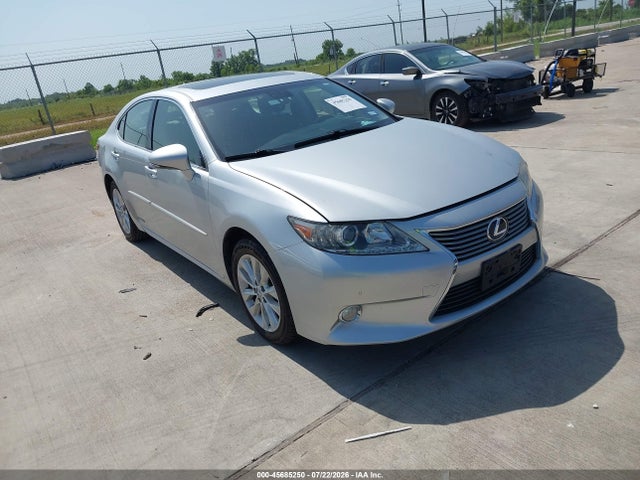 45685250 :رقم المزاد ، JTHBW1GG7D2028368 vin ، 2013 Lexus Es 300h مزاد بيع