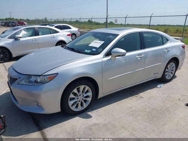 45685250 :رقم المزاد ، JTHBW1GG7D2028368 vin ، 2013 Lexus Es 300h مزاد بيع