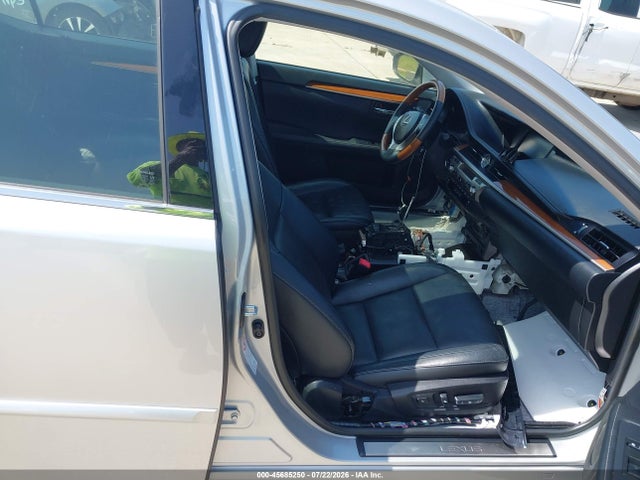 45685250 :رقم المزاد ، JTHBW1GG7D2028368 vin ، 2013 Lexus Es 300h مزاد بيع