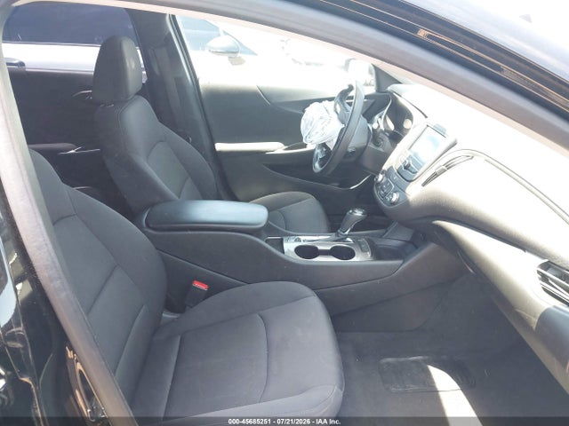 1G1ZC5ST2HF252062 Chevrolet Malibu 1fl