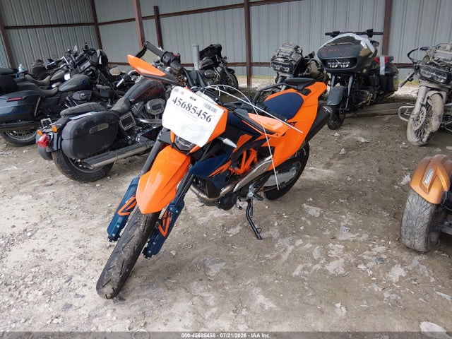 Auction sale of the 2026 Ktm 690 Smc (canada), vin: VBKLSX407TM786255, lot number: 45685456