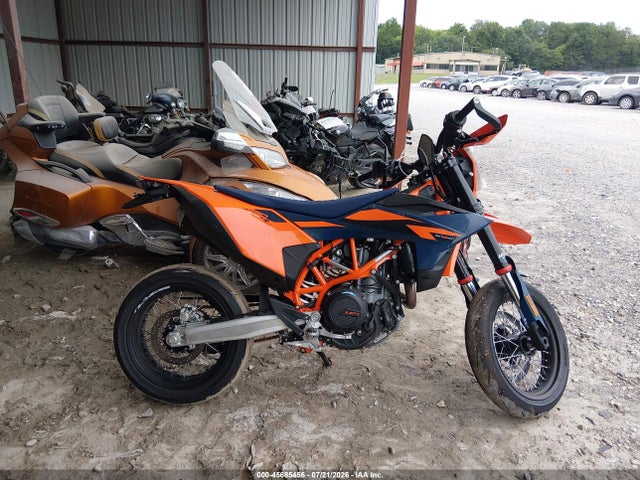 Auction sale of the 2026 Ktm 690 Smc (canada), vin: VBKLSX407TM786255, lot number: 45685456