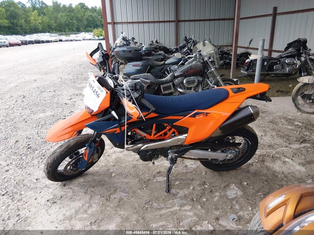 Auction sale of the 2026 Ktm 690 Smc (canada), vin: VBKLSX407TM786255, lot number: 45685456