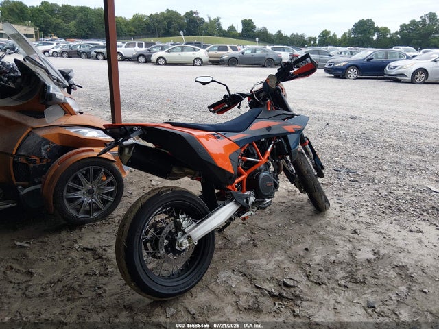 Auction sale of the 2026 Ktm 690 Smc (canada), vin: VBKLSX407TM786255, lot number: 45685456