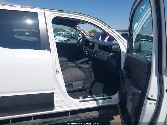 3TMLB5JN8TM225136 Toyota Tacoma Sr5