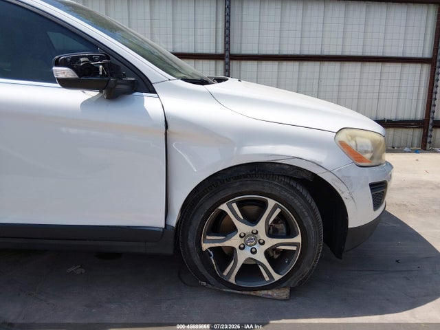 Auction sale of the 2013 Volvo Xc60 T6, vin: YV4902DZ8D2376934, lot number: 45685666