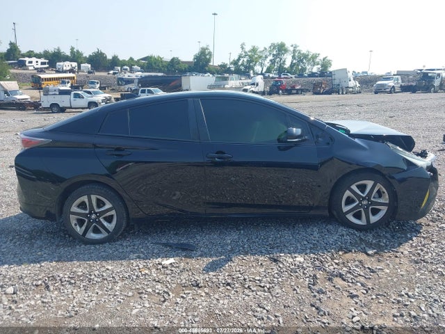 Toyota Prius Three Touring 2016 JTDKARFU5G3020273 Image 13