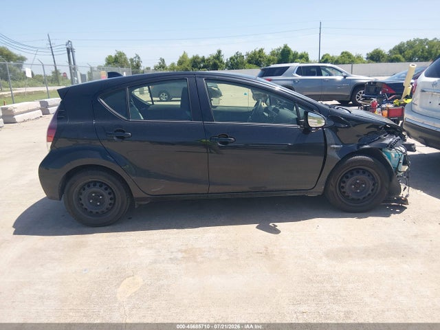 Toyota Prius C One 2015 JTDKDTB34F1102068 Image 13