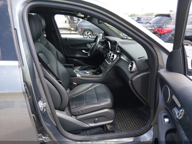 45685857 :رقم المزاد ، WDC0G4JB7JV103983 vin ، 2018 Mercedes-benz Glc 300 مزاد بيع
