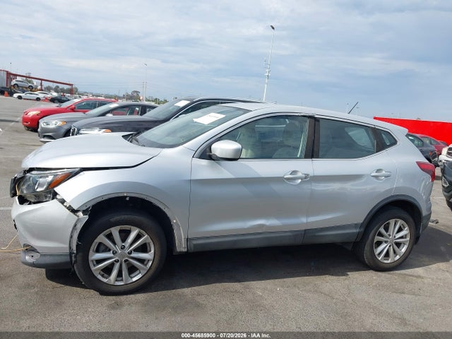 JN1BJ1CP9HW001969 Nissan Rogue Sport S