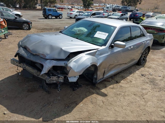 Chrysler 300 300s 2018 2C3CCABG1JH214291 Image 2