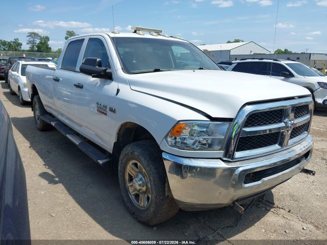 45686009 :رقم المزاد ، 3C6UR5HJ9HG600922 vin ، 2017 Ram 2500 Tradesman  4x4 8' Box مزاد بيع