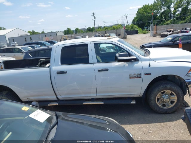 45686009 :رقم المزاد ، 3C6UR5HJ9HG600922 vin ، 2017 Ram 2500 Tradesman  4x4 8' Box مزاد بيع