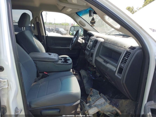 45686009 :رقم المزاد ، 3C6UR5HJ9HG600922 vin ، 2017 Ram 2500 Tradesman  4x4 8' Box مزاد بيع