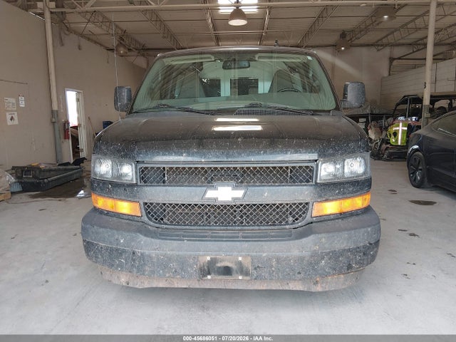 Chevrolet Express 2500 Work Van 2018 1GCWGBFG0J1273201 Image 18