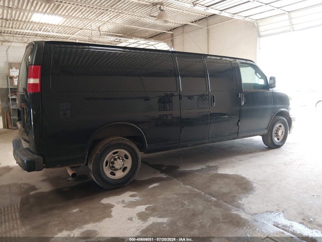 Chevrolet Express 2500 Work Van 2018 1GCWGBFG0J1273201 Image 19