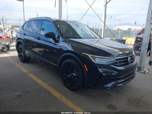 Продажа на аукционе авто 2024 Volkswagen Tiguan 2.0t Se R-line Black, vin: 3VVCB7AXXRM201282, номер лота: 45686102