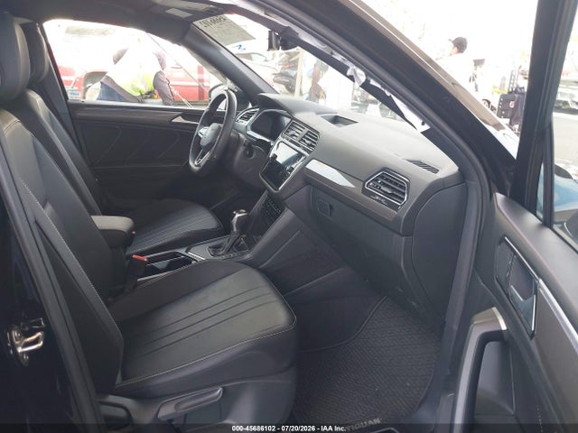Продажа на аукционе авто 2024 Volkswagen Tiguan 2.0t Se R-line Black, vin: 3VVCB7AXXRM201282, номер лота: 45686102