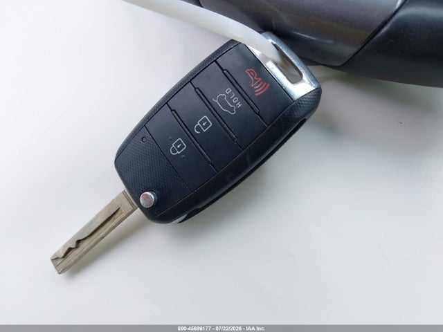 45686177 :رقم المزاد ، 5XYPGDA3XGG012851 vin ، 2016 Kia Sorento 2.4l Lx مزاد بيع
