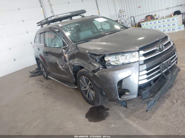 45686180 :رقم المزاد ، 5TDJZRFH8HS456915 vin ، 2017 Toyota Highlander Xle مزاد بيع