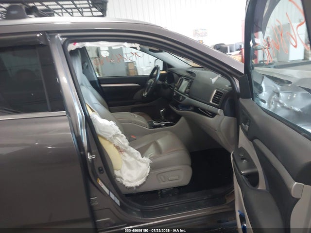 Продажа на аукционе авто 2017 Toyota Highlander Xle, vin: 5TDJZRFH8HS456915, номер лота: 45686180