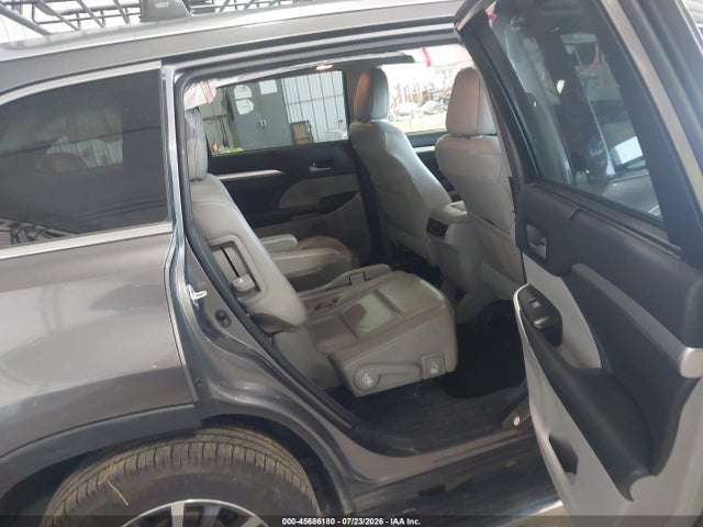 Продажа на аукционе авто 2017 Toyota Highlander Xle, vin: 5TDJZRFH8HS456915, номер лота: 45686180