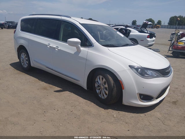 45686223 :رقم المزاد ، 2C4RC1BG6JR142486 vin ، 2018 Chrysler Pacifica Touring L مزاد بيع