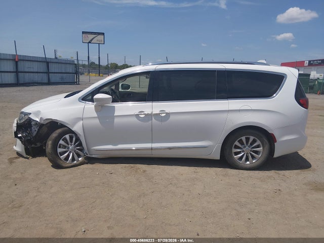 45686223 :رقم المزاد ، 2C4RC1BG6JR142486 vin ، 2018 Chrysler Pacifica Touring L مزاد بيع