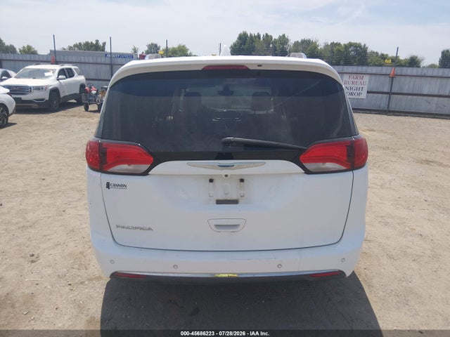 45686223 :رقم المزاد ، 2C4RC1BG6JR142486 vin ، 2018 Chrysler Pacifica Touring L مزاد بيع
