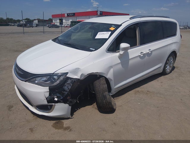 45686223 :رقم المزاد ، 2C4RC1BG6JR142486 vin ، 2018 Chrysler Pacifica Touring L مزاد بيع