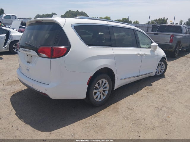 45686223 :رقم المزاد ، 2C4RC1BG6JR142486 vin ، 2018 Chrysler Pacifica Touring L مزاد بيع