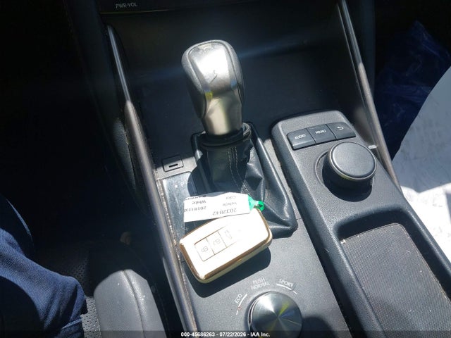 Lexus IS 300 2018 JTHBA1D29J5063849 Image 11
